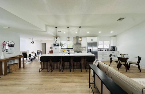 Deerfield Beach House | NEW 3BR Retreat w/Pool, BBQ & 10 min to the Beach.