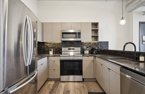 Fairmount Apartment | New 3BR Serene Manor | Parking Gym & Game Room