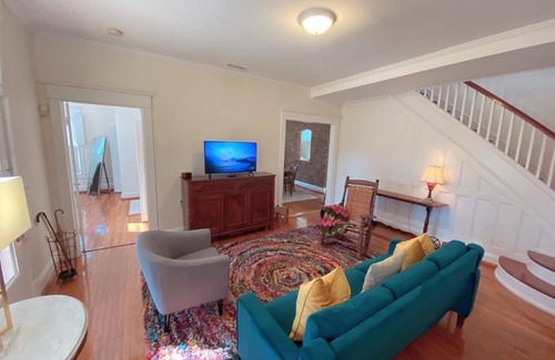 Murfreesboro House | NEW 4 bed/4.5 Bath Historic Home in the Boro-Walking Distance to the Square