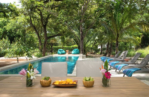 Palm Beach Estates House | NEW - 4 bed, 4.5 bath home w/private beach access, volleyball court, & pool
