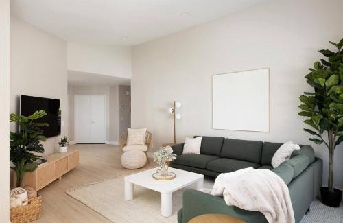 Guajome House | New 4 Bed Home with Spa, Fire Pit & Tranquil Vibe