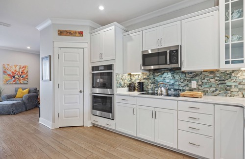 Palmetto Dunes House | New 4 bedroom Luxury Beach Home Minutes from Beaches, Pool, Spa, Golf Cart Bikes
