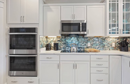 Palmetto Dunes House | New 4 bedroom Luxury Beach Home Minutes from Beaches, Pool, Spa, Golf Cart Bikes