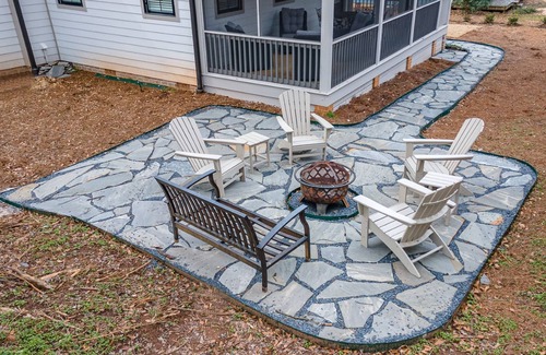 Athens House | *New* 4 Bedroom 3.5 Bath House in Normal Town, Athens Ga!