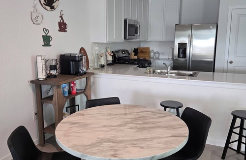 San Antonio House | New 4-bedroom house. Located just outside 1604. West side of San Antonio