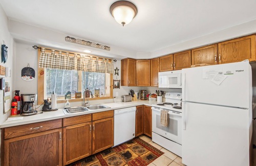 North Creek House | NEW! 46er 15E - Stylish & Comfortable Mountain Retreat by The Summit at Gore Mountain