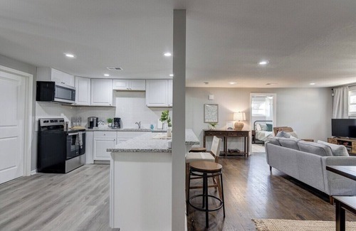 South Kansas City House | New 4BD Hiking+MoutainBikeTrails