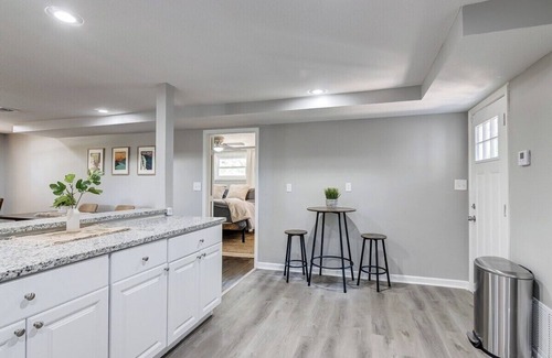 South Kansas City House | New 4BD Hiking+MoutainBikeTrails