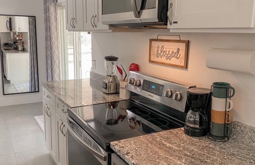 Layton House | NEW! 4BD/mins to Lagoon/food/hiking/Snow basin