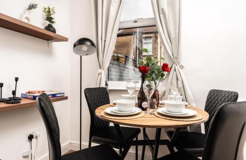 Liverpool Apartment | New 4BedRoom Home - Near LFC & EFC