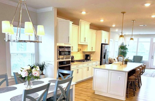 Lewes Villa | New 4BR/3.5 Bath Luxury Villa in Lewes, DE - 1 mile to Lewes, 2 miles to Beach!