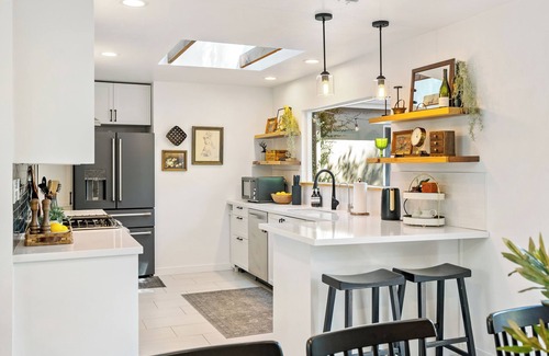 Atascadero House | New 4BR GREAT Location Sleeps 11!