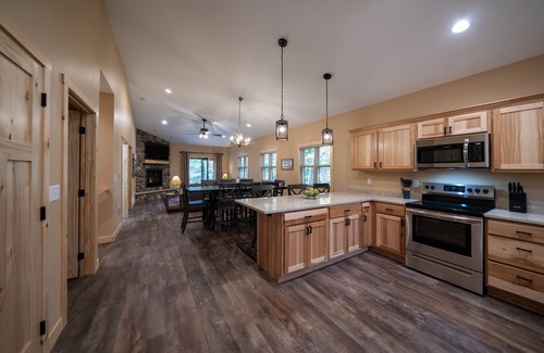 Cable Condo | New! 4BR Lake Namakagon Cabin - Sleeps 16 - Lakefront w/boat access