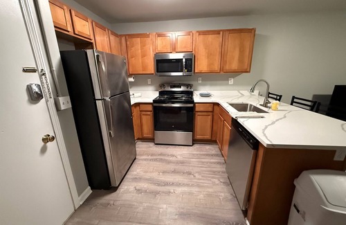 Burns Park Apartment | * NEW * 4BR Retreat | Heart of Campus w/Parking