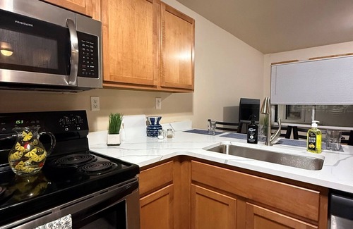 Burns Park Apartment | * NEW * 4BR Retreat | Heart of Campus w/Parking