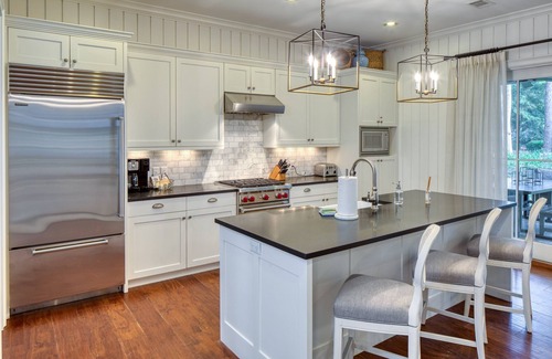 Olde Town House | New 5 Bedroom in the Tennis Cottages