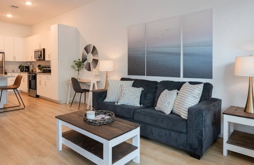 North Hyde Park Apartment | *NEW* 5 min Downtown/ UT/ Hyde Park 1 Bdrm