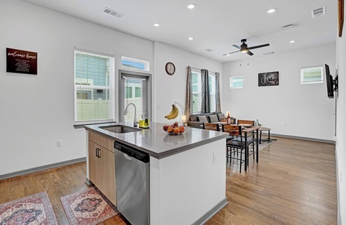 Port Saint Lucie House | New 5 Star home with Heated Pool/BBQ/minutes HCA Hospital/Cleveland clinic.