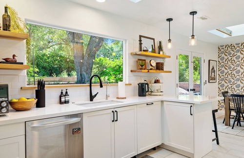 Atascadero House | New 5BR GREAT Location Sleeps 15!