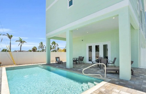 Fort Myers Beach House | New 6-bed/6 bath house across from beach with amazing views