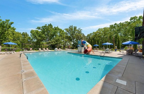 Indian Point House | NEW! 6 BR, Pools, Hot Tub, Game Rm, Theater Rm, LAKE Views, Location, Sleeps 18