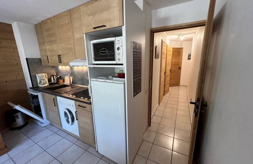 Valloire Apartment | NEW 6 Person Apartment in Chalet close to slopes and town center