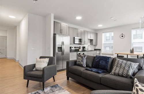 East Walnut HIlls Apartment | New 6BR/BA combined Apartments Near DT Cincinnati