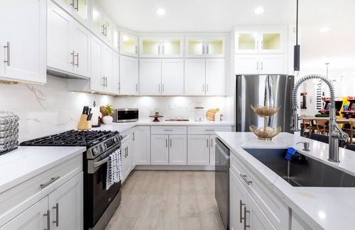Terra Lago House | NEW! 6BR Luxury Home with Private Pool/Spa MiniGolf Arcade GameRoom!