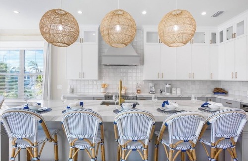 Bradenton Beach House | NEW 7 bedroom Beach House, 1 minute to Beach!