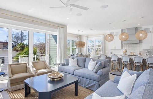 Bradenton Beach House | NEW 7 bedroom Beach House, 1 minute to Beach!