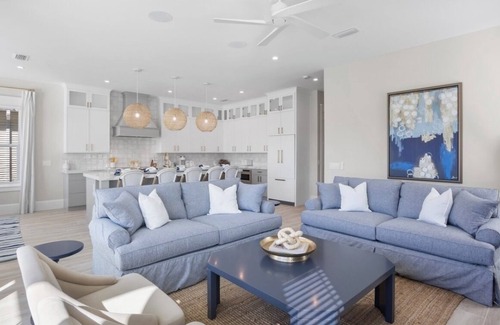 Bradenton Beach House | NEW 7 bedroom Beach House, 1 minute to Beach!