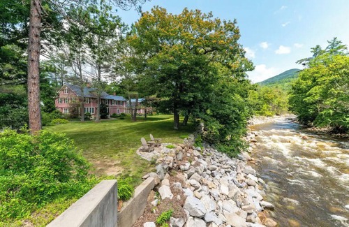 Intervale House | NEW! 7 private self check-in suites in full house!