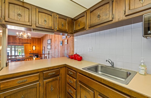 McCall House | New* 70s Lakefront condo in Tamarack Bay with dock, pool, beach