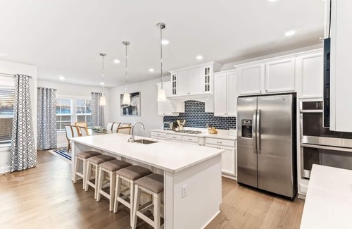 Lewes House | New 7BR Luxury House Near Beaches *Sleeps 14