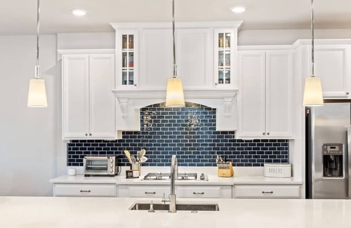 Lewes House | New 7BR Luxury House Near Beaches *Sleeps 14