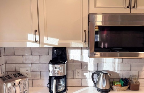 Fort Collins Condo | NEW Across St from CSU campus! 3 bedroom 1.5ba, above famous Rainbow Restaurant
