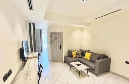 Ash Shumaysani Apartment | New - active & well/served area!