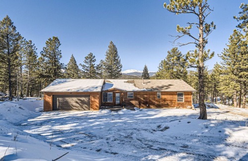 Bailey House | NEW! Adventure Base: Hot Tub, Views & Fast Wifi