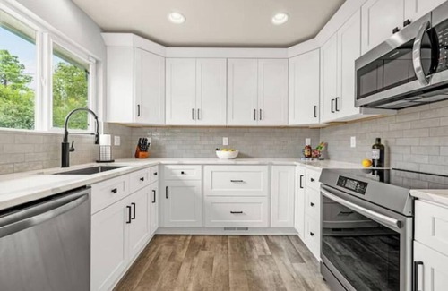 Colorado Springs House | New Adventure Cottage w/Mountain Views Near Garden of the God's & Fall Leaves!