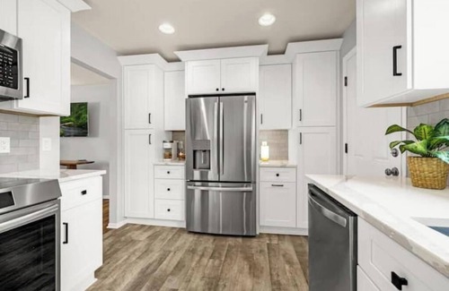 Colorado Springs House | New Adventure Cottage w/Mountain Views Near Garden of the God's & Fall Leaves!