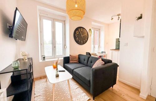 Guingamp Apartment | NEW: Agréable & lumineux *GARE*
