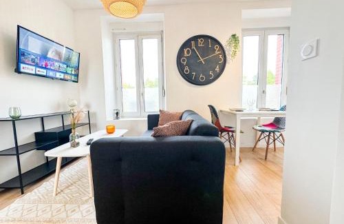 Guingamp Apartment | NEW: Agréable & lumineux *GARE*