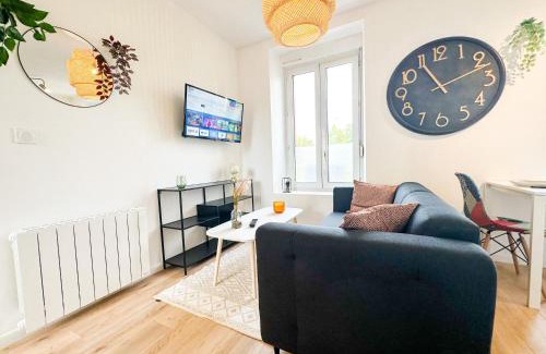 Guingamp Apartment | NEW: Agréable & lumineux *GARE*