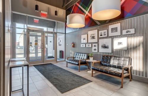 Crescent Heights Apartment | New and Modern 1 Bedroom 1 Bathroom with Balcony - Close to Downtown