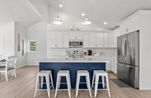 Winterport Cottage | New and Stunning Coastal Oasis - Grand Water Views, A/C, Pets, Firepit, Yard