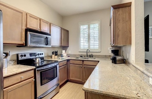 Regal Palms House | NEW! Anna’s Stunning Townhome in Regal Palms Resort Near Disney