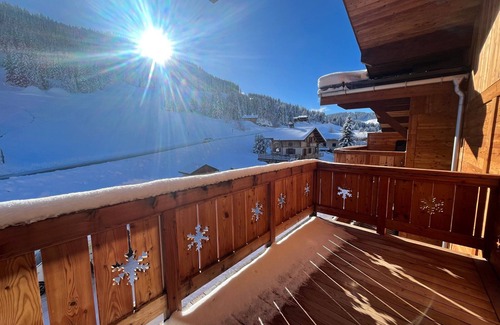Notre-Dame-de-Bellecombe Apartment | New apartment on the slopes with parking and wifi