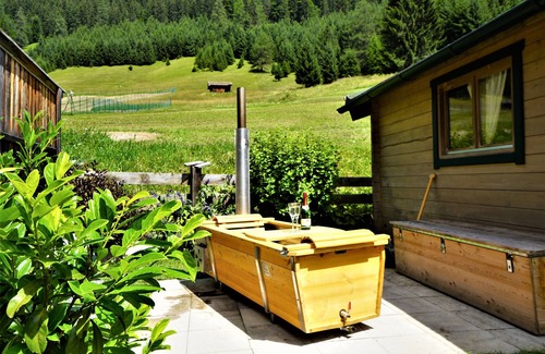 Ehrwald Apartment | New Apart at the Zugspitze with spa, hot tub, barbecue area, beautiful outdoor area!