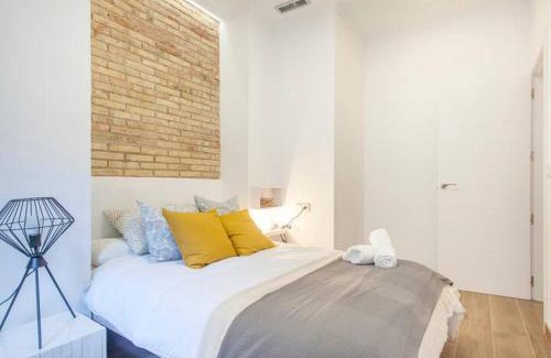 La Roqueta Apartment | new apartment 4 pax front central station wifi