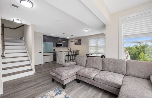 Columbia Heights Apartment | New Apartment Duplex 2-Bedroom